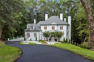 5390 Harrowood Ln NW in Atlanta, GA - Building Photo