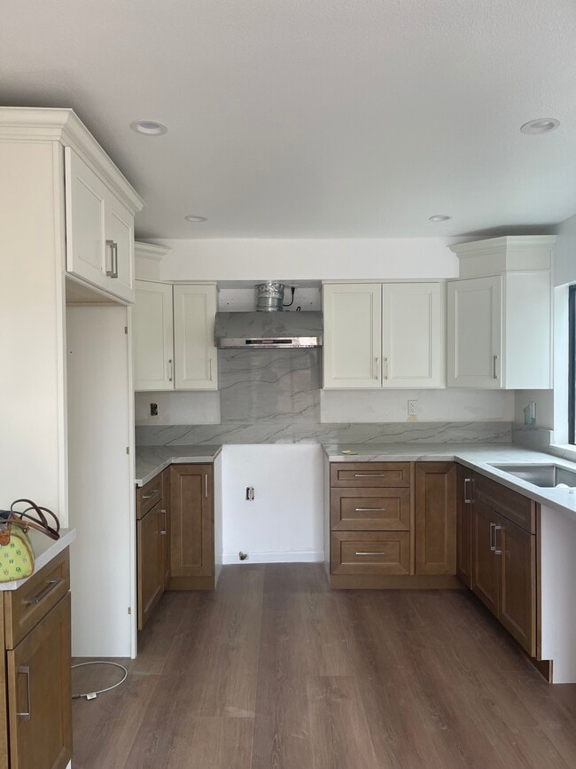 204 E 220th St in Carson, CA - Building Photo - Building Photo