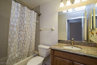 180 Furse Lakes Cir in Naples, FL - Building Photo - Building Photo