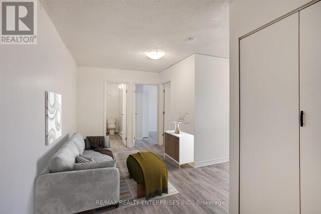property at 638-638 Dufferin St