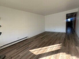 5948 W 79th St in Burbank, IL - Building Photo