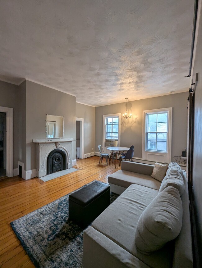 178 Bowen St, Unit 3