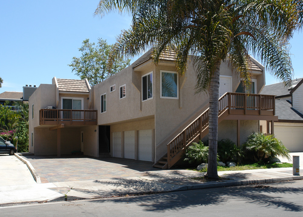 17042 Sims St in Huntington Beach, CA - Building Photo