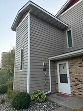 4488 Cinnamon Ridge Trl, Unit B in Eagan, MN - Building Photo - Building Photo
