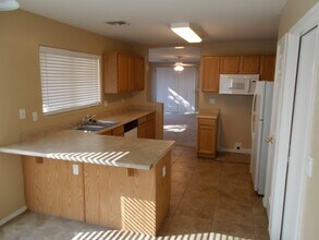 7024 W Rose Ln in Glendale, AZ - Building Photo - Building Photo