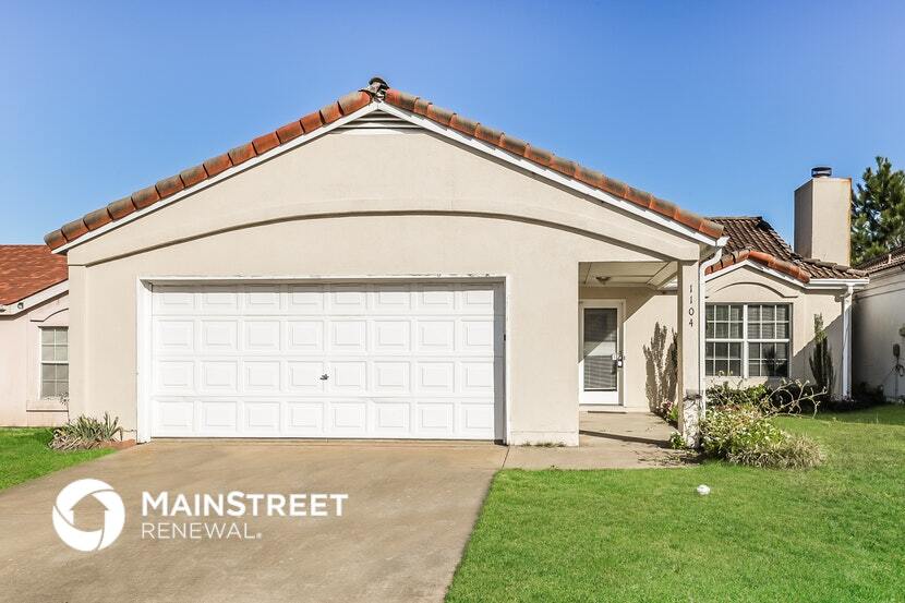 1104 Atterbury Cir S in Southaven, MS - Building Photo