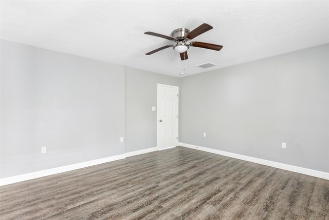 property at 520 E Defee Ave