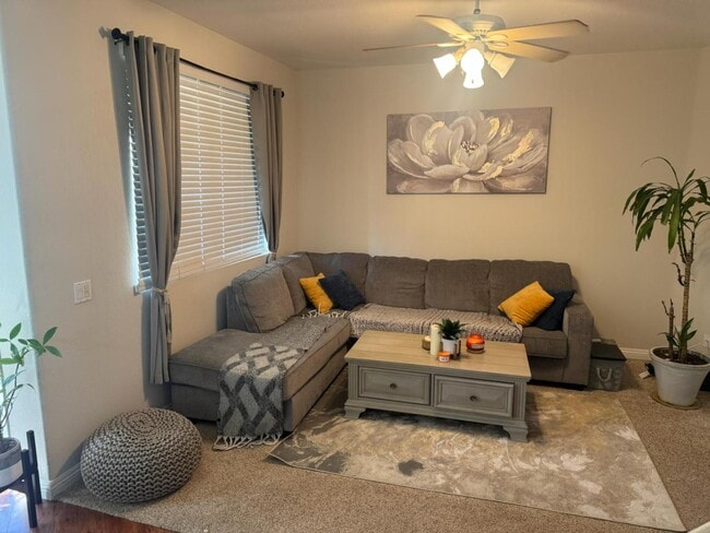 10766 Sabre Hill Dr in San Diego, CA - Building Photo - Building Photo