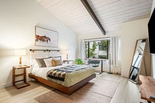 140 Sand Hill Cir in Menlo Park, CA - Building Photo