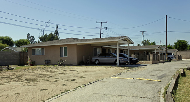 264-272 W Merrill Ave in Rialto, CA - Building Photo - Building Photo