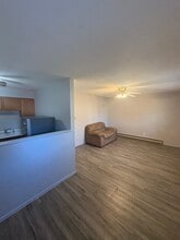 105 NE 5th Ave, Unit 109 NE 5th Ave in Aledo, IL - Building Photo - Building Photo