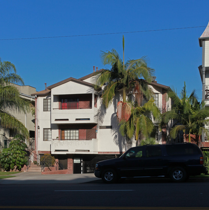 625 E Olive Ave in Burbank, CA - Building Photo