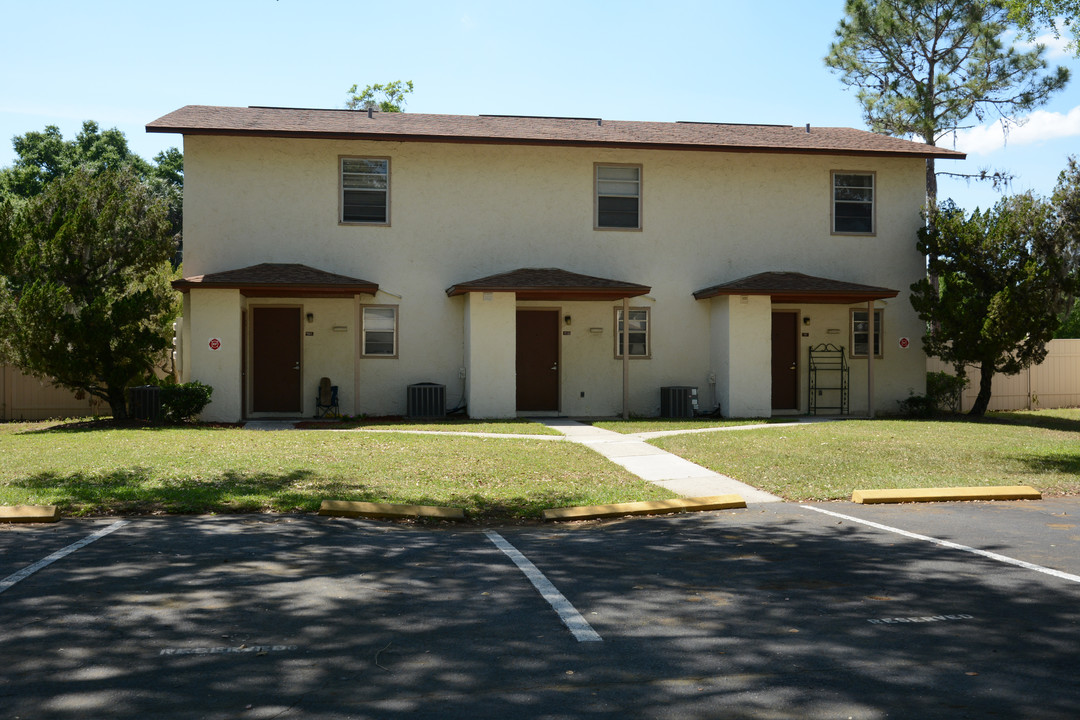 Colony West in Tavares, FL - Building Photo