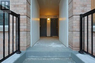 75 Weldrick Rd E in Richmond Hill, ON - Building Photo