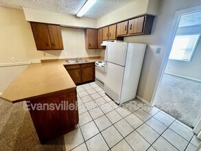 10455 Old Hwy 62 E in Mount Vernon, IN - Building Photo - Building Photo