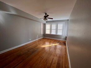 3725 W Grand Ave-Unit -2N in Chicago, IL - Building Photo - Building Photo