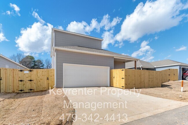 920 Morningside Dr in Fayetteville, AR - Building Photo - Building Photo