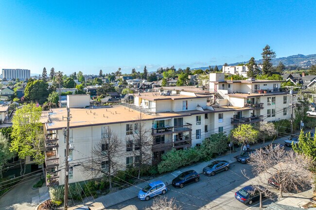 555 Jean St in Oakland, CA - Foto de edificio - Building Photo