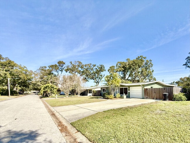 2701 56th Ln N in St. Petersburg, FL - Building Photo - Building Photo