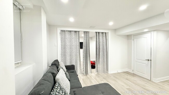 4082 Channing Cres in Oakville, ON - Building Photo - Building Photo