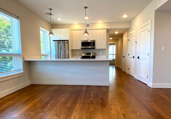 1 Everett St, Unit 501 in Boston, MA - Building Photo - Building Photo