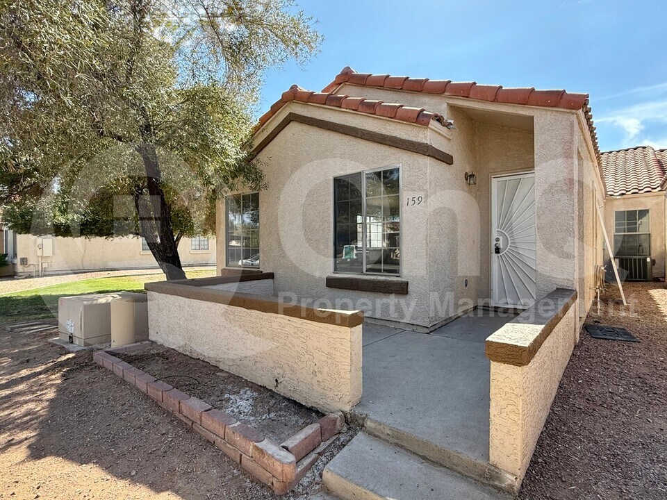 726 S Nebraska St in Chandler, AZ - Building Photo