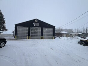 9282 Old Fort Rd in Fort St John, BC - Building Photo - Building Photo