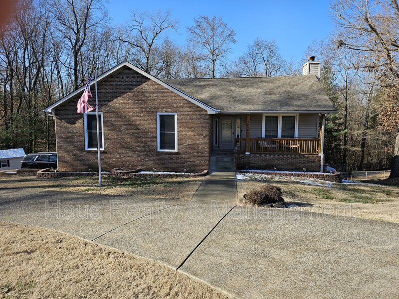 2040 7 Mile Ferry Rd in Clarksville, TN - Building Photo