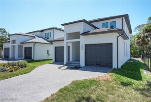 3384 Canal St in Naples, FL - Building Photo