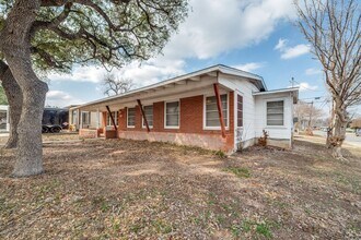 203 Sullivan Dr in San Antonio, TX - Building Photo - Building Photo