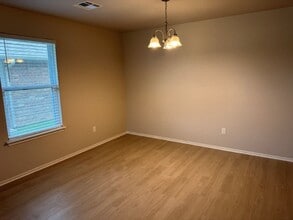 502 Parkhill Cir in Newcastle, OK - Building Photo - Building Photo