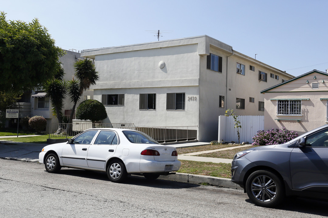 3439 Mentone Ave in Los Angeles, CA - Building Photo