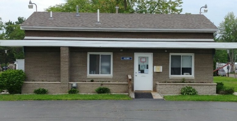 Harrison Court in Harrison Township, MI - Building Photo