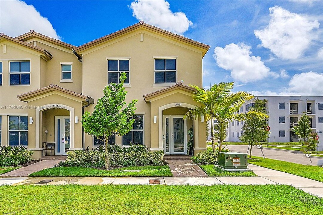 14832 SW 265th St in Homestead, FL - Building Photo