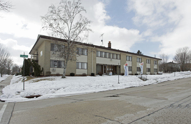 1007 School Ave in Sheboygan, WI - Foto de edificio - Building Photo