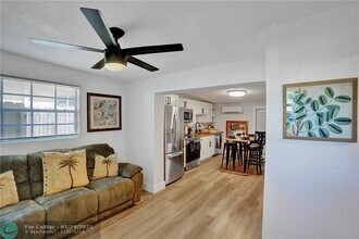 6128 SW 39th St in Miramar, FL - Building Photo - Building Photo
