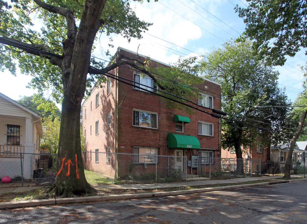 4107 Gault Pl NE in Washington, DC - Building Photo