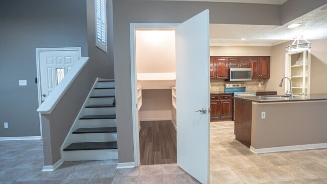 property at 928 Memorial Village Dr