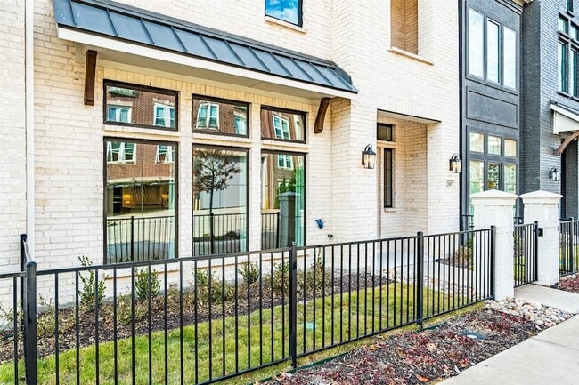 12007 Brubaker Dr in Frisco, TX - Foto de edificio - Building Photo