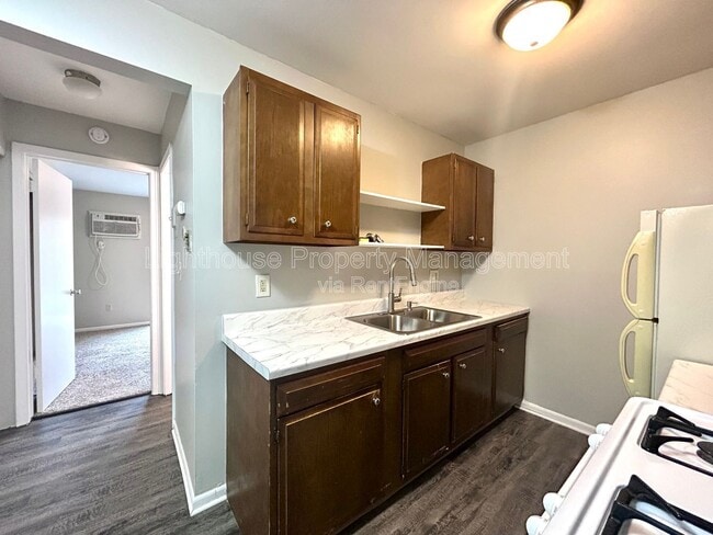 1350 Kendall St SE in Grand Rapids, MI - Foto de edificio - Building Photo