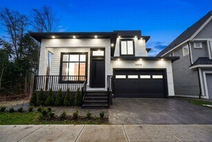 16935-1690A 0A Ave in Surrey, BC - Building Photo