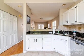 8263 Southgate Commons Dr in Charlotte, NC - Building Photo - Building Photo