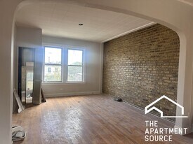 1307 N Lawndale Ave in Chicago, IL - Building Photo