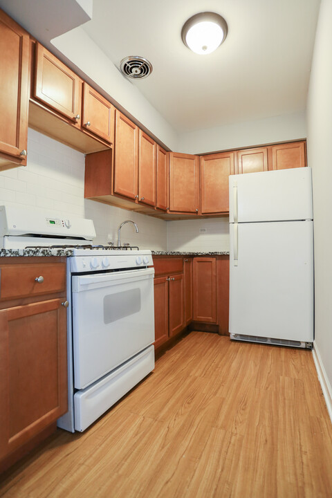 2835 N Cambridge Ave, Unit #216 in Chicago, IL - Building Photo