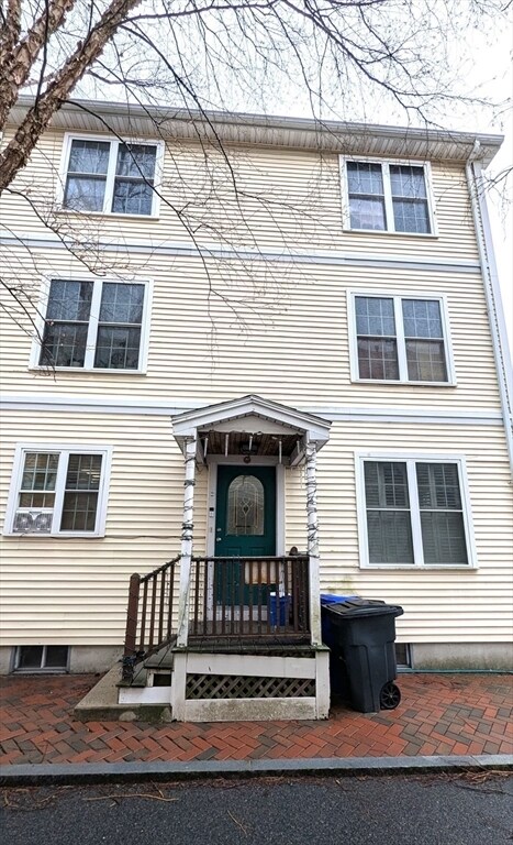 property at 15-19-19 Vineland St
