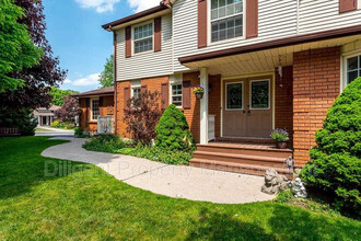 1103 Huntington Cir in Peterborough, ON - Building Photo - Building Photo