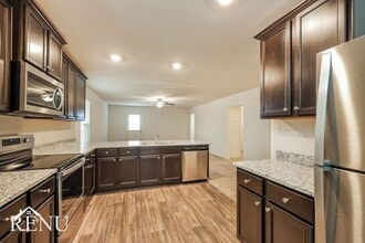 10922 Chatham Ct in Converse, TX - Building Photo - Building Photo