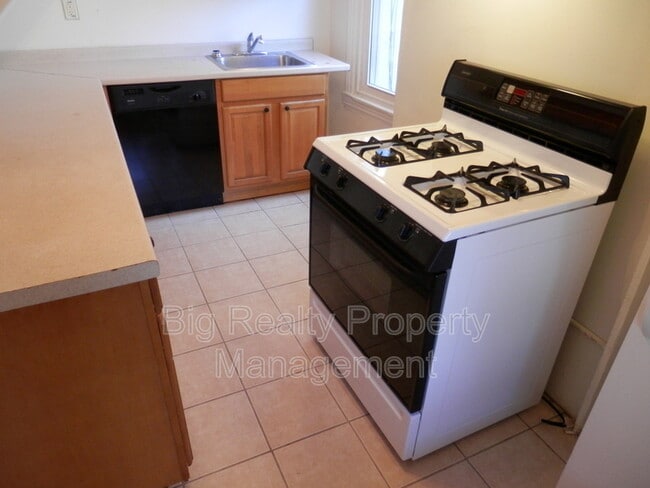 375 Church St in Phoenixville, PA - Building Photo - Building Photo