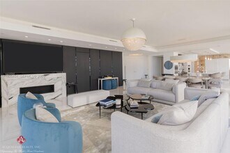 17975 Collins Ave in Sunny Isles Beach, FL - Building Photo - Building Photo