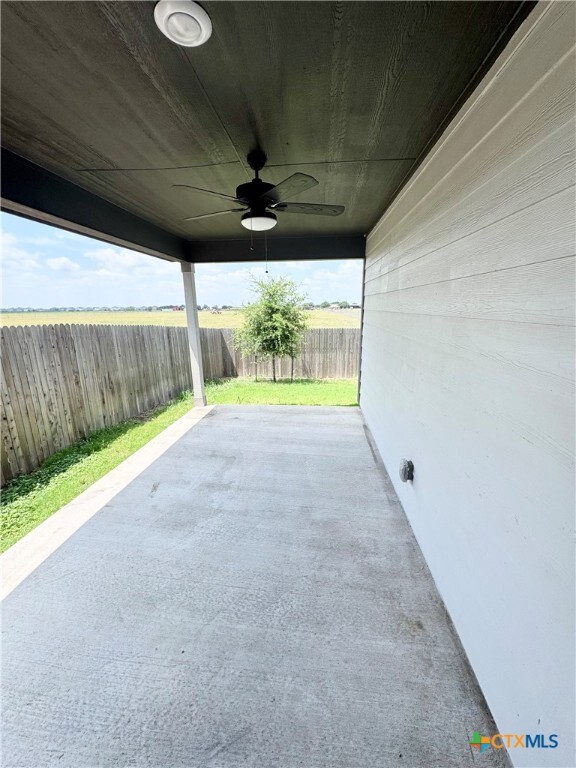 1230 William Crst in New Braunfels, TX - Foto de edificio - Building Photo